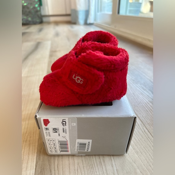 UGG red Bixbee booties size 0/1 - Picture 2 of 6